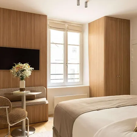 Sublime Saint Honore, Elysee Palace Paris